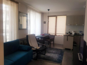 Danahouse, Burgas